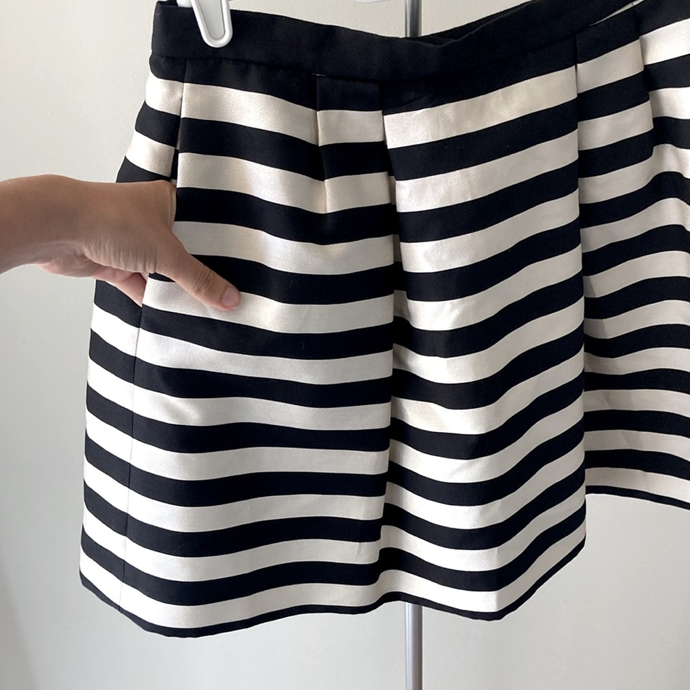 Skirt with Pockets - Picture 3 of 6